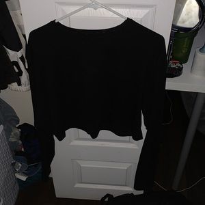 Alphalete long sleeve crop top black on black